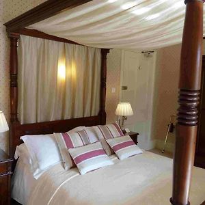 Lanscombe House